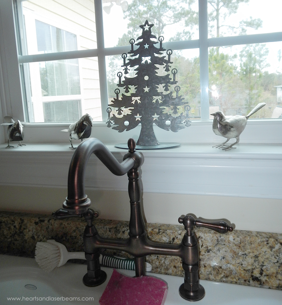 Kitchen Sink Christmas Decor - A Christmas Carole - Beautiful Christmas Decorations from the Heart